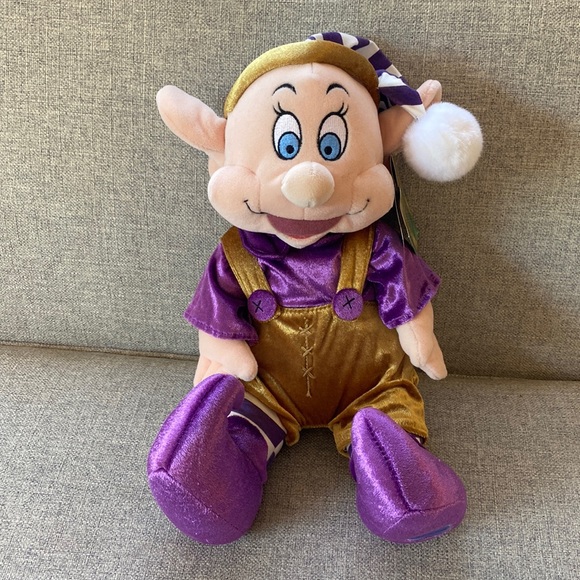 DOPEY ELF SNOW WHITE & THE SEVEN DWARFS PLUSH DISNEY STORE EXCLUSIVE - Picture 1 of 11